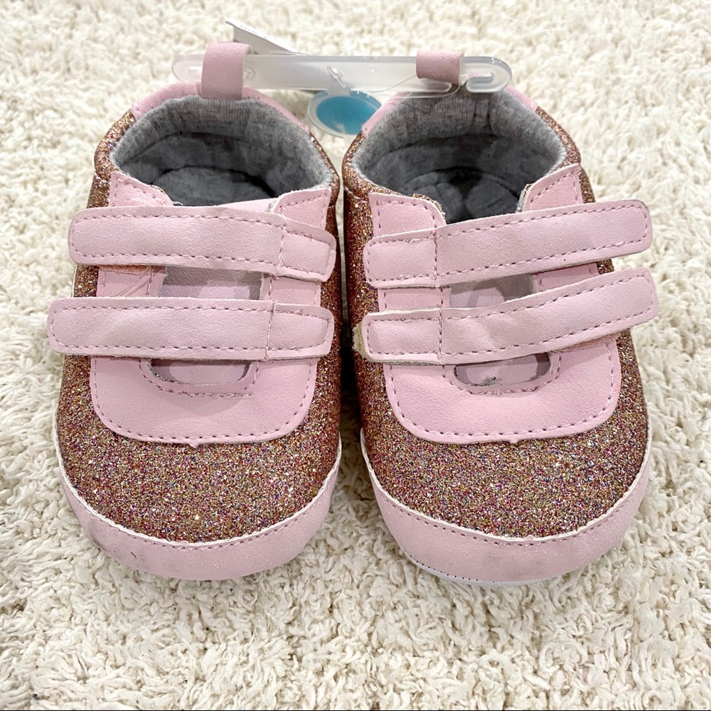 NWT Carter’s Pink Glitter sneaker size 3-6 months